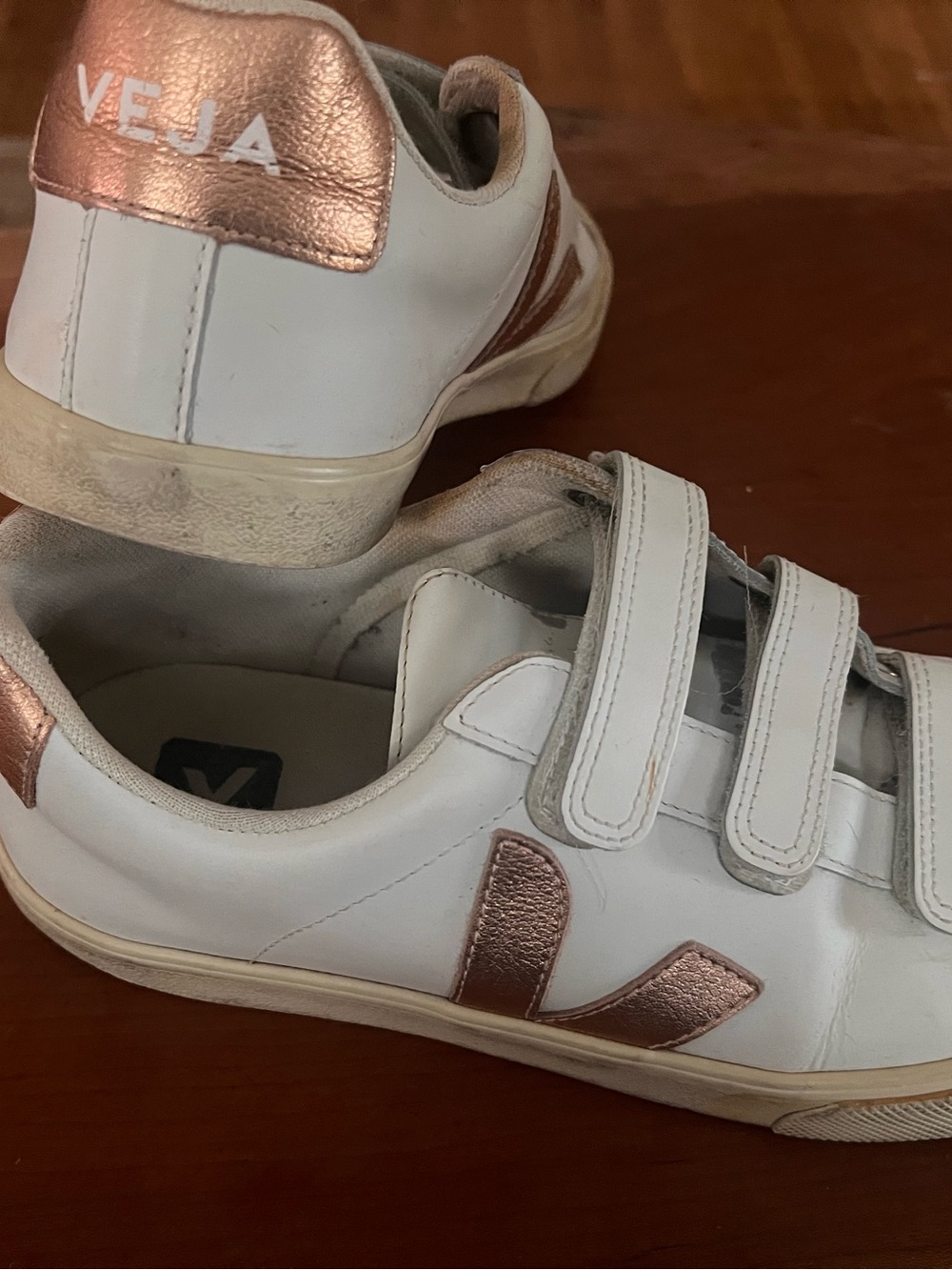 Vejas Velcro Sneakers